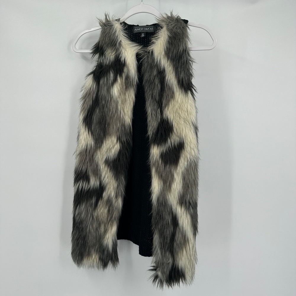Womens Boho Shaggy Faux Fur Vest Size XS Edgy Festival Eclectic Indie Alt Glam